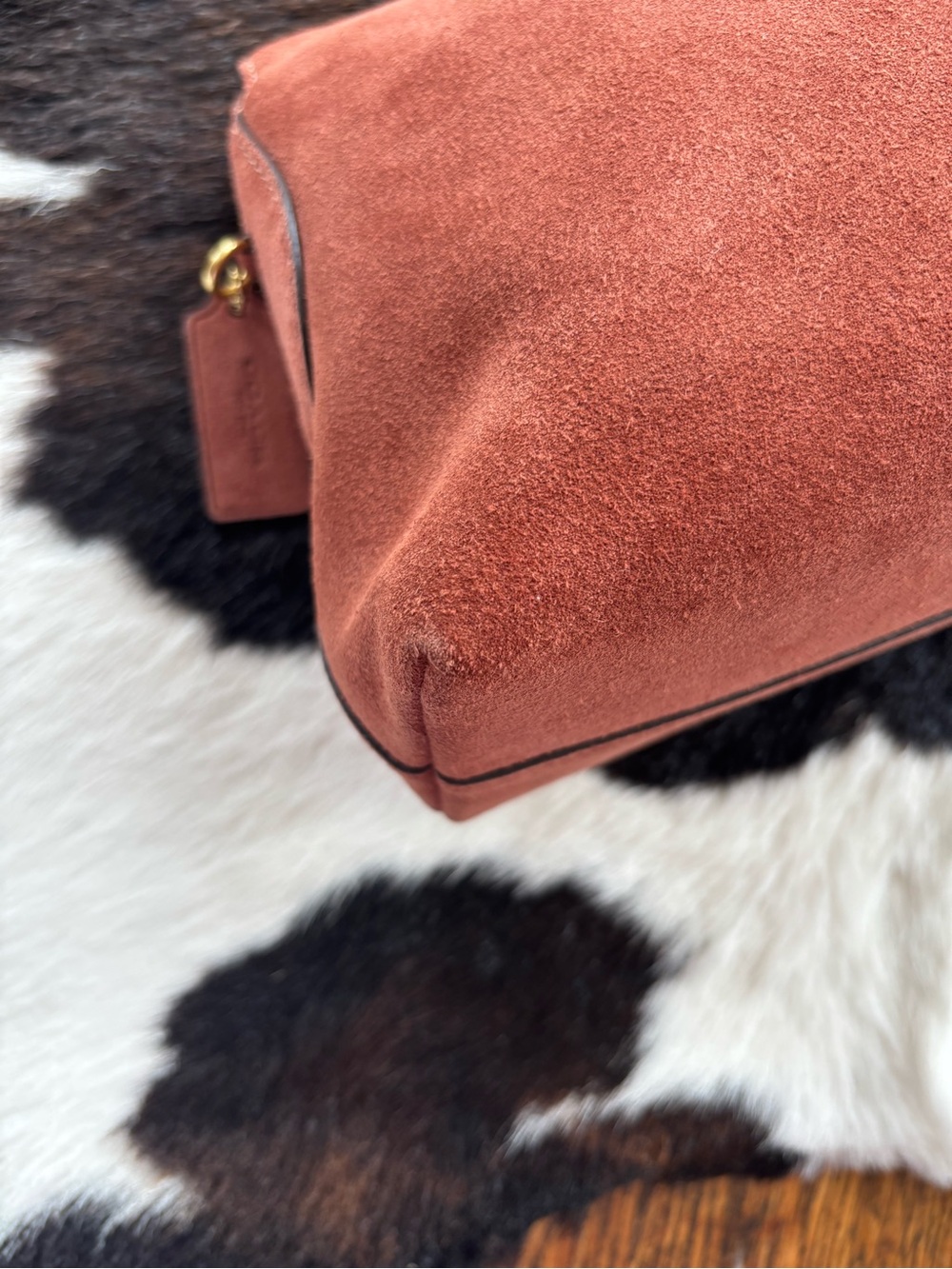 COACH Chelsea 30 in Clay Suede Shoulder Bag with Gold Hardware - Picture 7 of 8